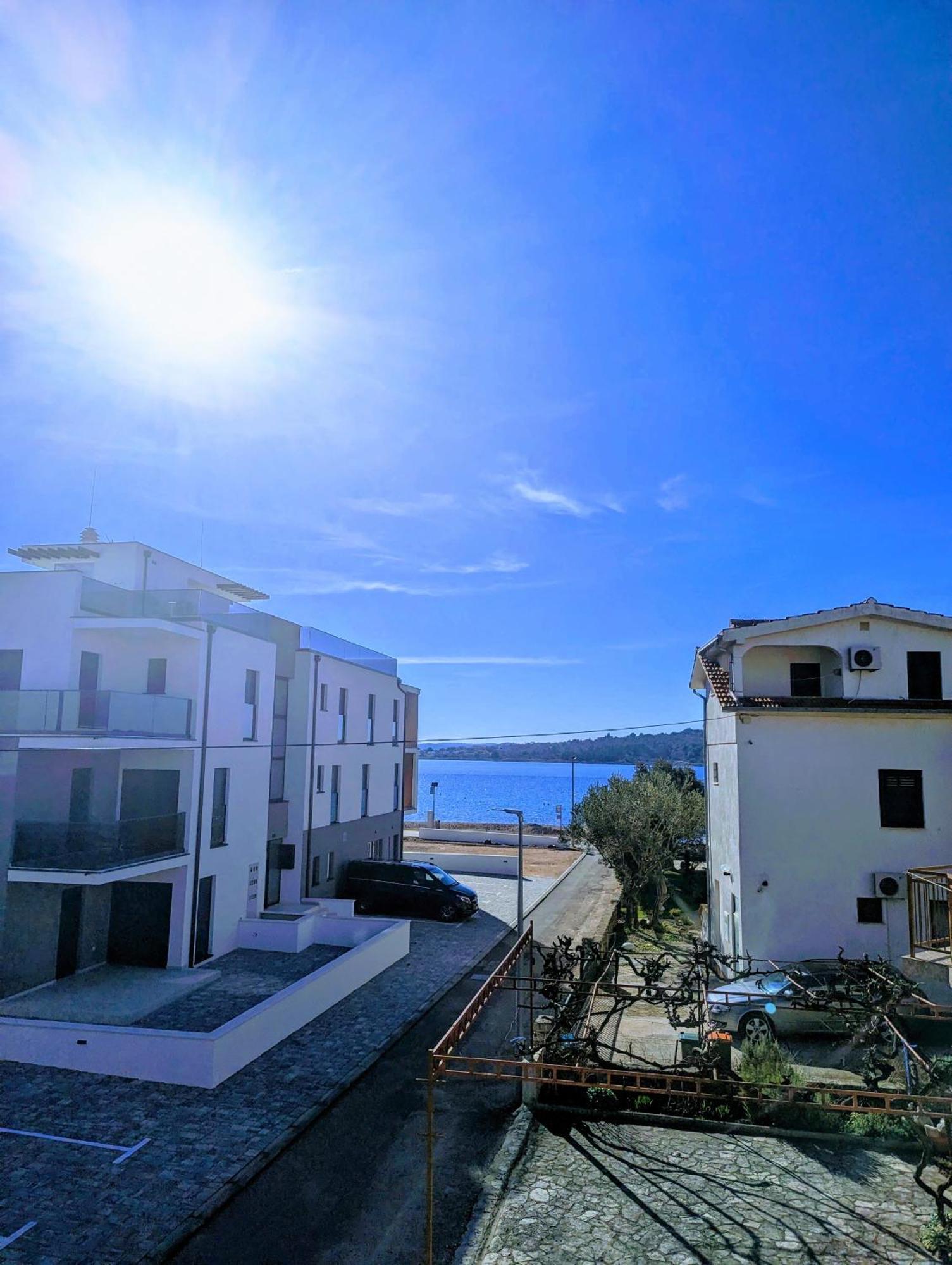 Zeezicht Appartement 50M From Beach Srima Ngoại thất bức ảnh