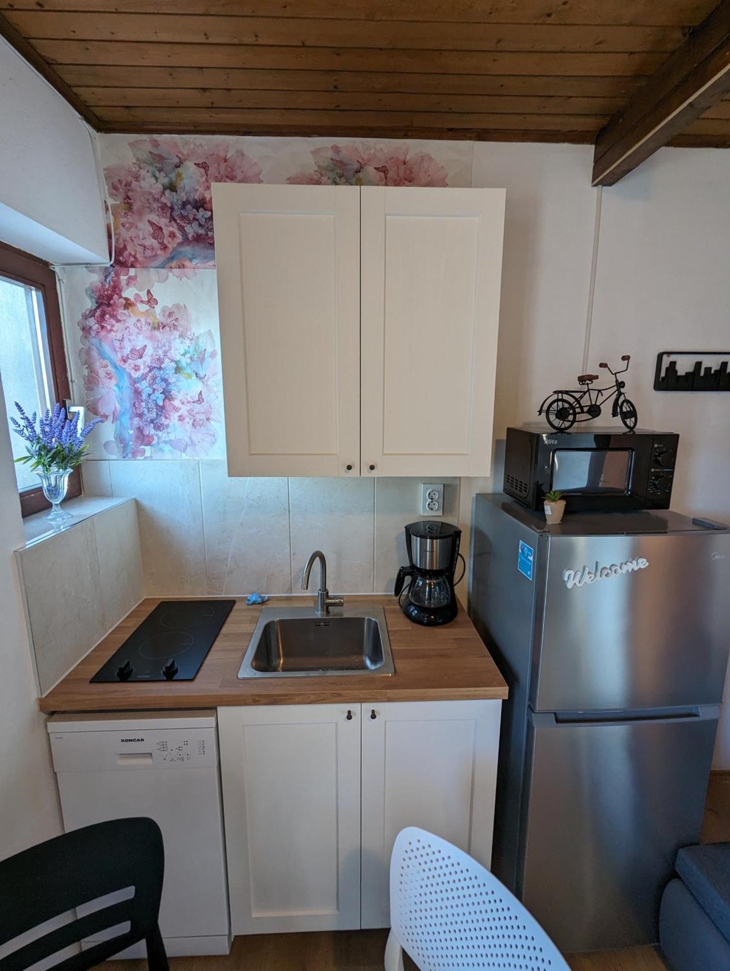 Zeezicht Appartement 50M From Beach Srima Ngoại thất bức ảnh